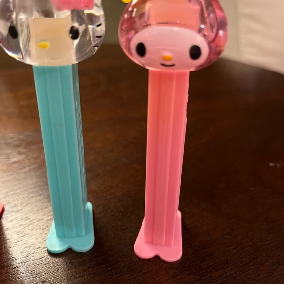 Set of 4 Hello Kitty and My Melody Pez - Picture 3 of 3